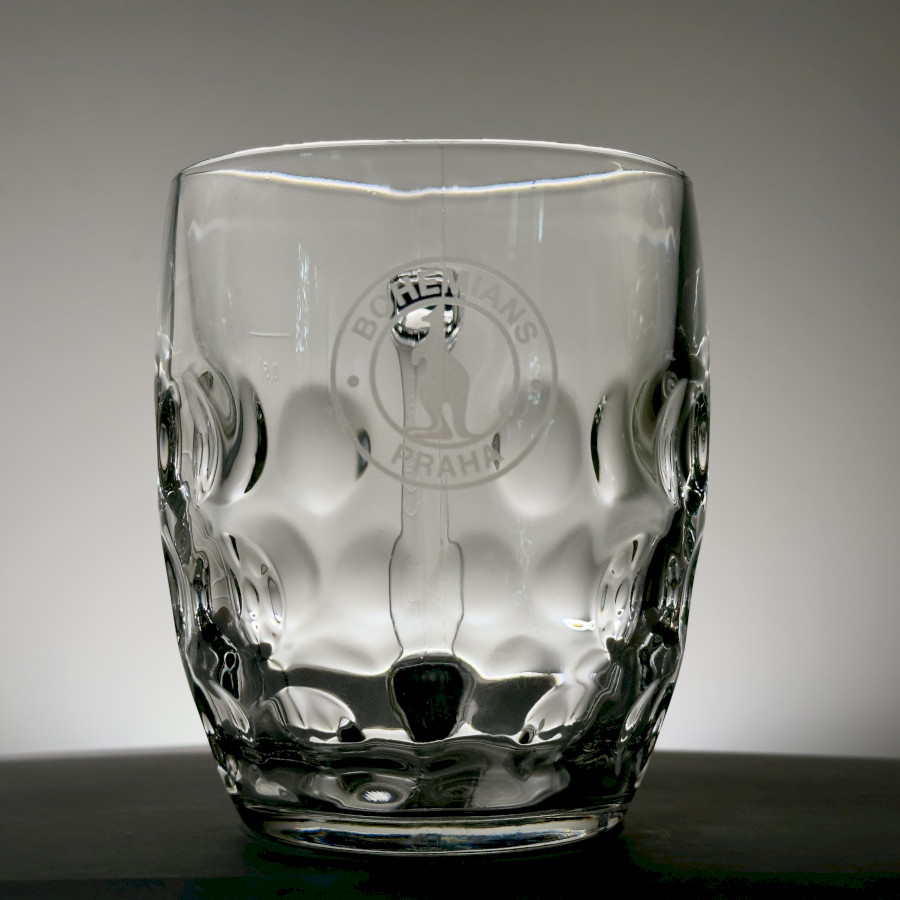 4525-sklenice svejk 0,5l piskovany znak